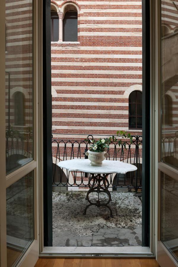 Residenza Dei Signori - Italian Homing Apartment Verona Luaran gambar