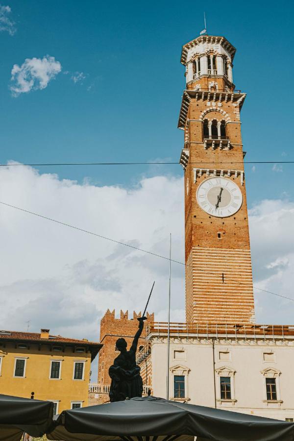 Residenza Dei Signori - Italian Homing Apartment Verona Luaran gambar