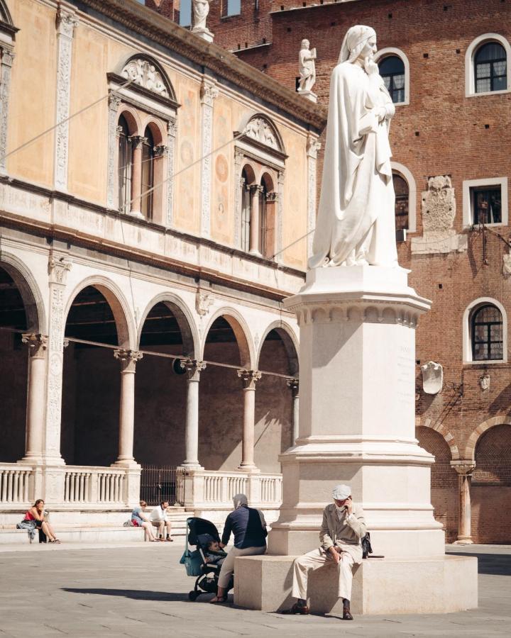 Residenza Dei Signori - Italian Homing Apartment Verona Luaran gambar