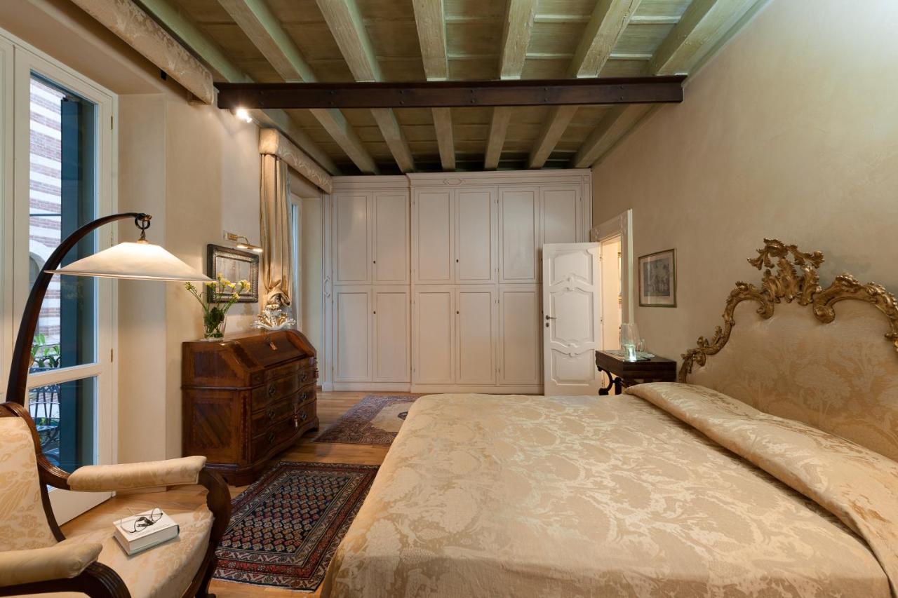 Residenza Dei Signori - Italian Homing Apartment Verona Luaran gambar